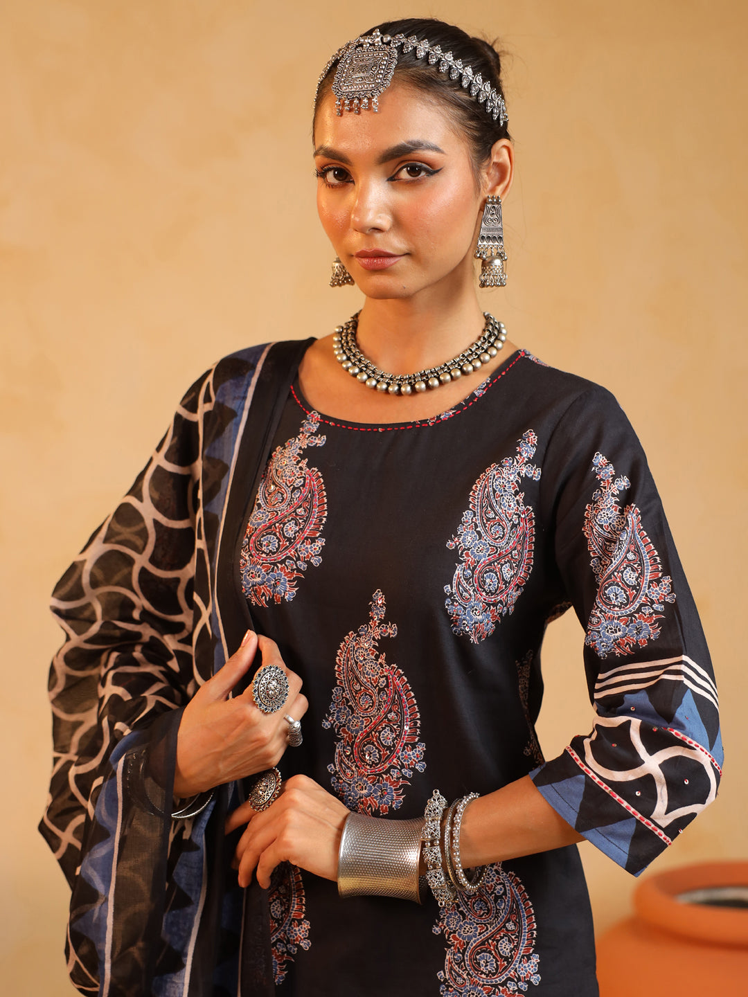 Aabroo | Black Suit Set