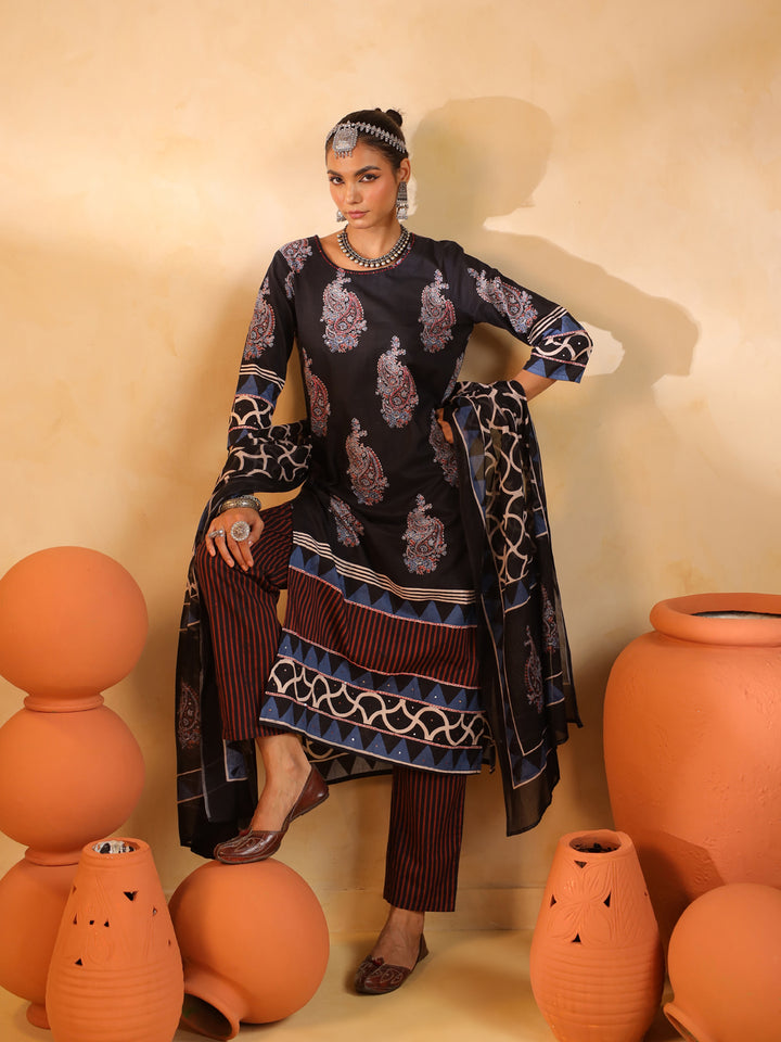 Aabroo | Black Suit Set