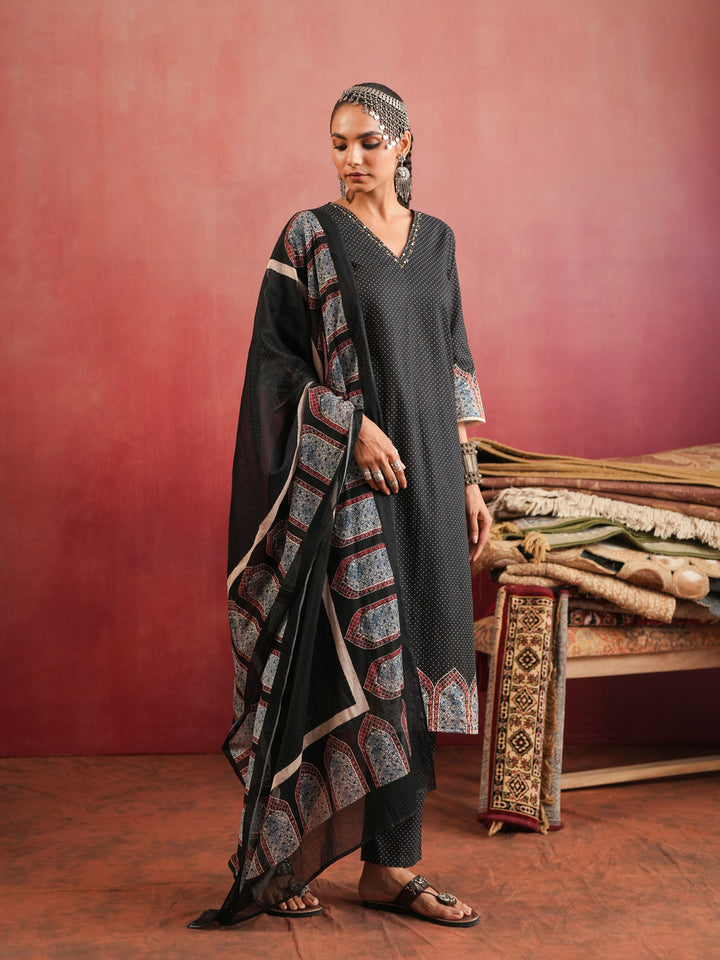 Siyahi Ajrakh Suit Set