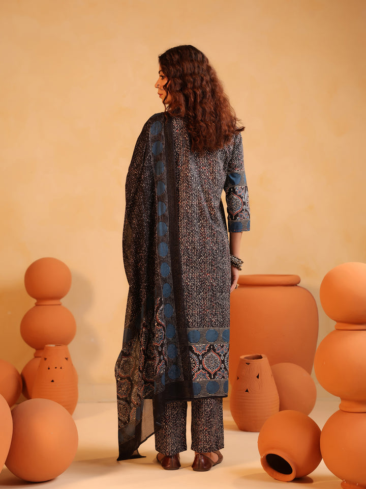 Kalindi | Black Ajrakh Medallion Suit Set