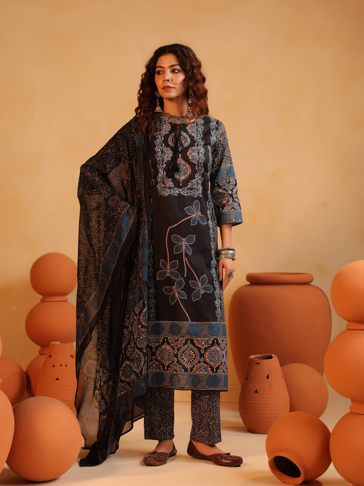 Kalindi | Black Ajrakh Medallion Suit Set