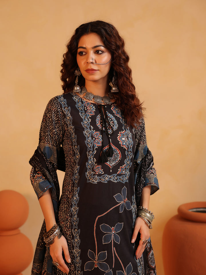 Kalindi | Black Ajrakh Medallion Suit Set