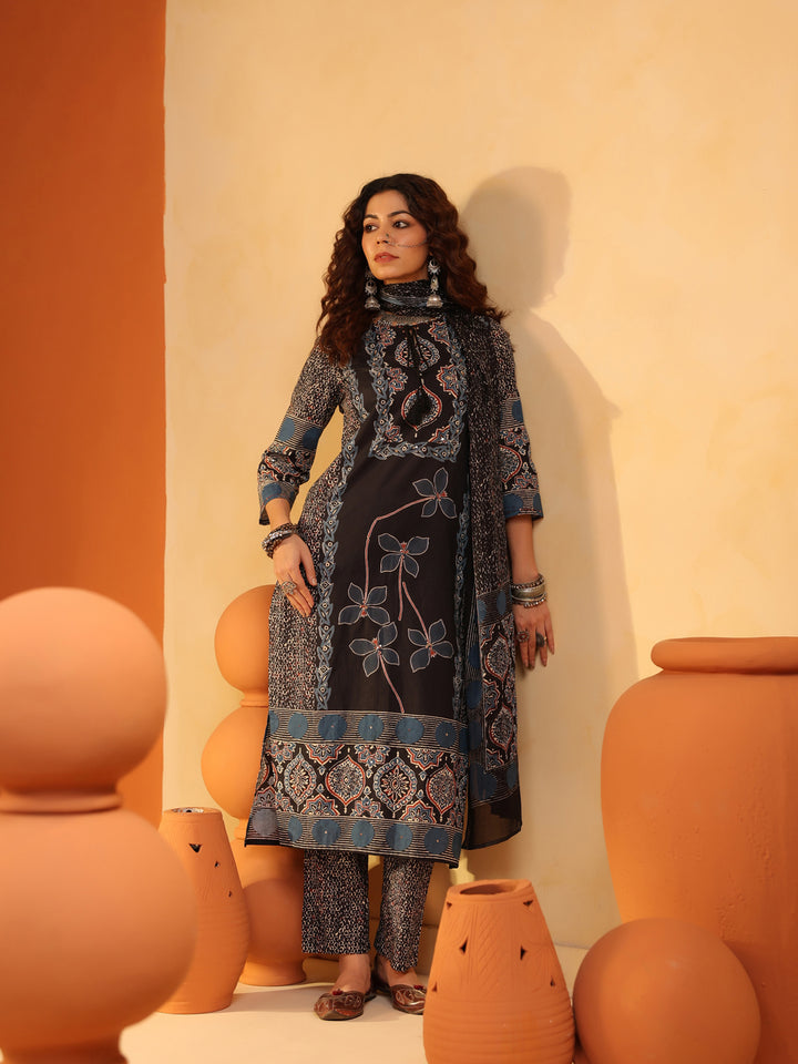 Kalindi | Black Ajrakh Medallion Suit Set