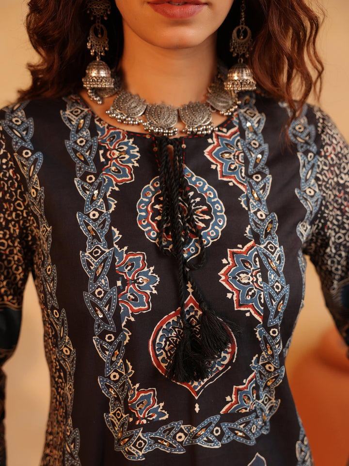 Kalindi | Black Ajrakh Medallion Suit Set