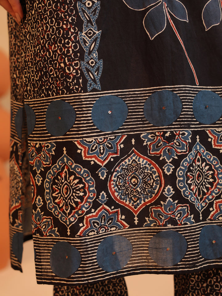 Kalindi | Black Ajrakh Medallion Suit Set