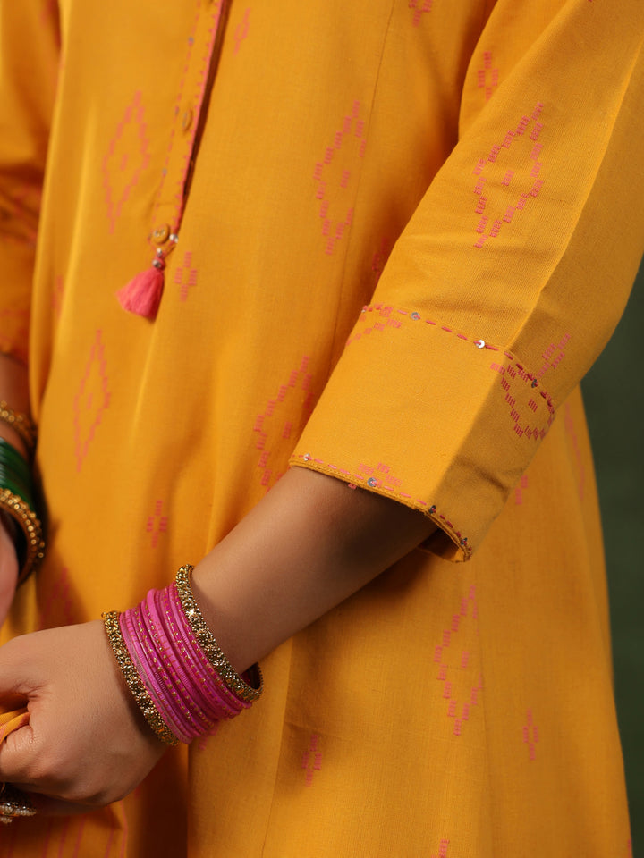 Sangeri - Yellow Handloom Suit Set