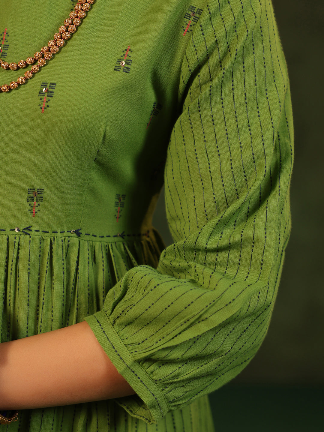 Kavya- Green Handloom Suit Set