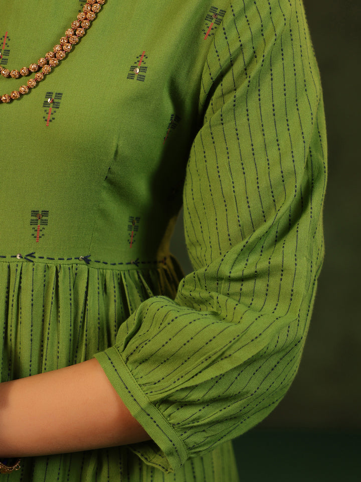 Kavya- Green Handloom Suit Set
