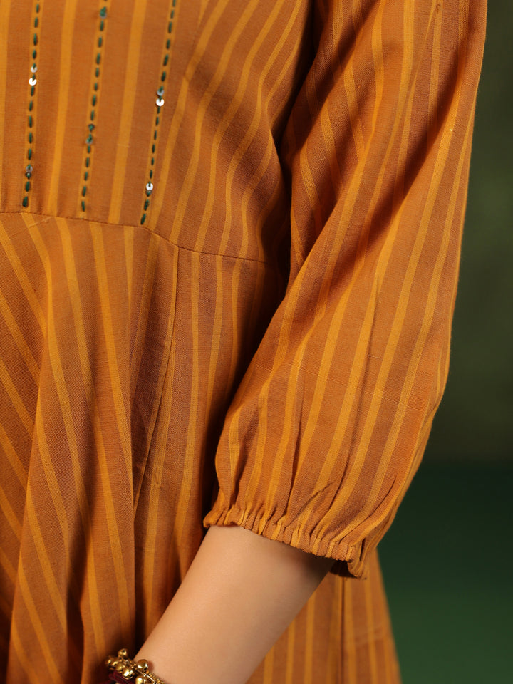 Bhanuja - Mustard yellow Handloom Suit set