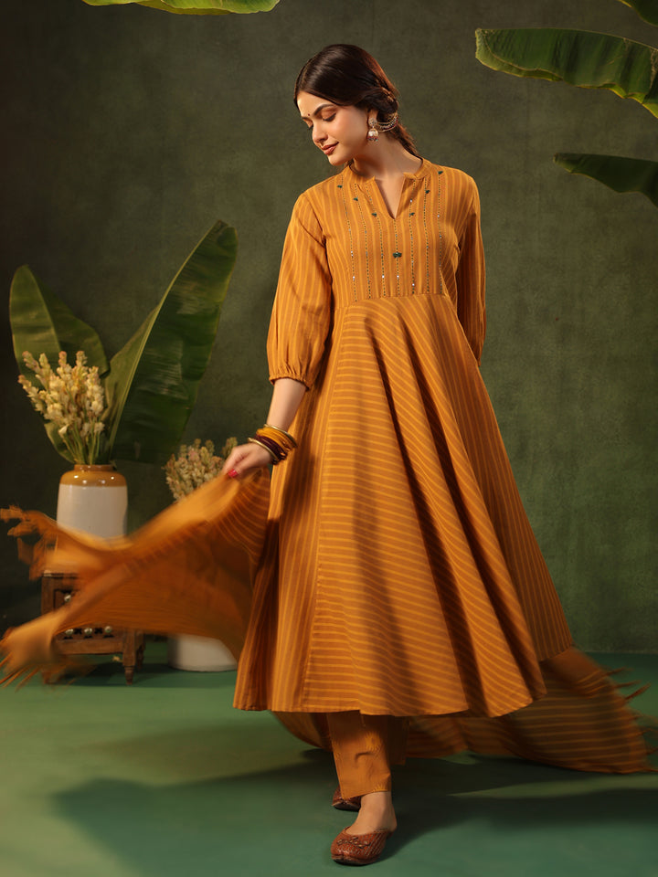 Bhanuja - Mustard yellow Handloom Suit set