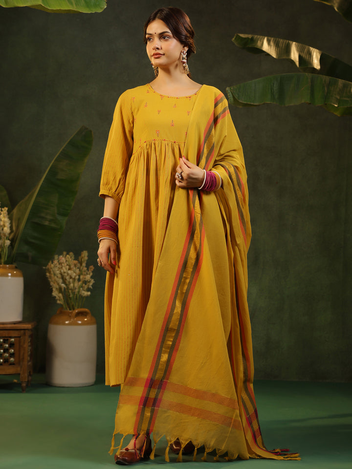 Peetika - Yellow Handloom suit set