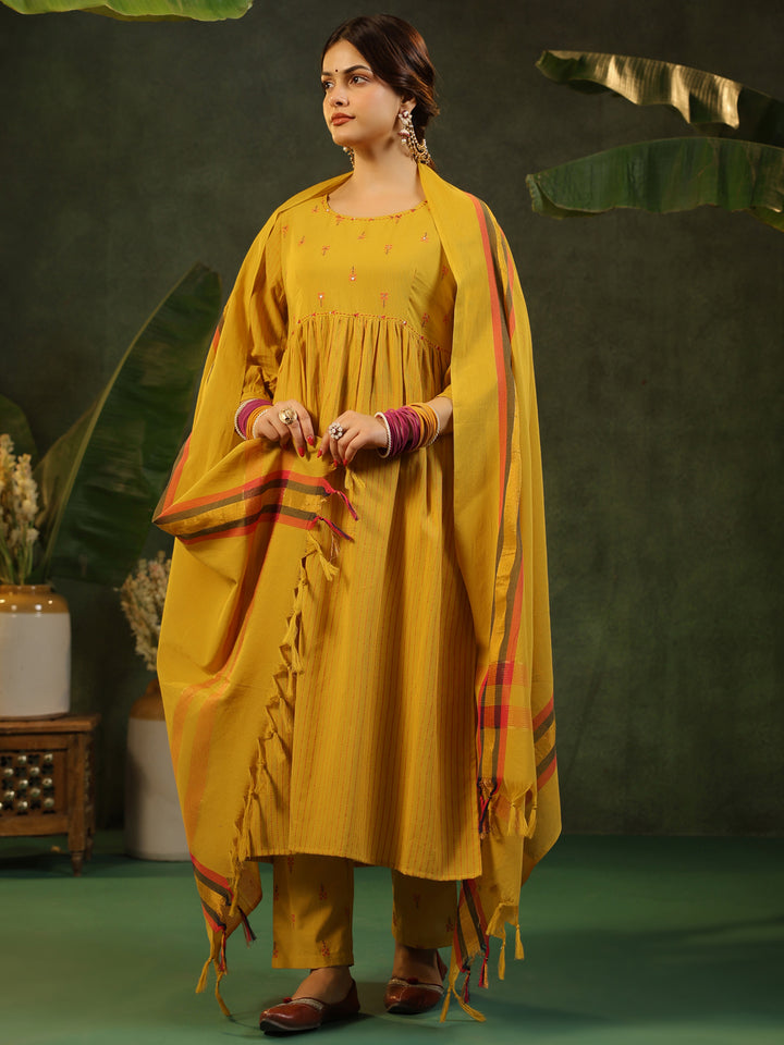 Peetika - Yellow Handloom suit set