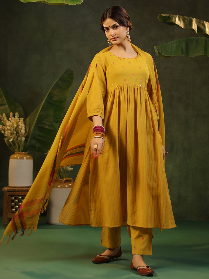 Peetika - Yellow Handloom suit set